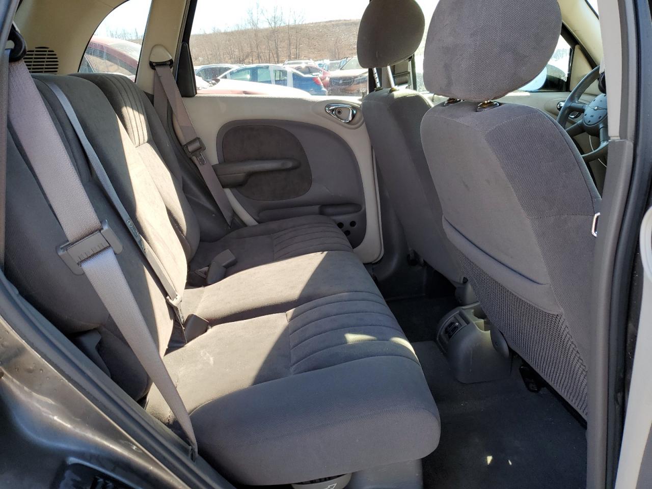 2001 Chrysler PT Cruiser - Image 11