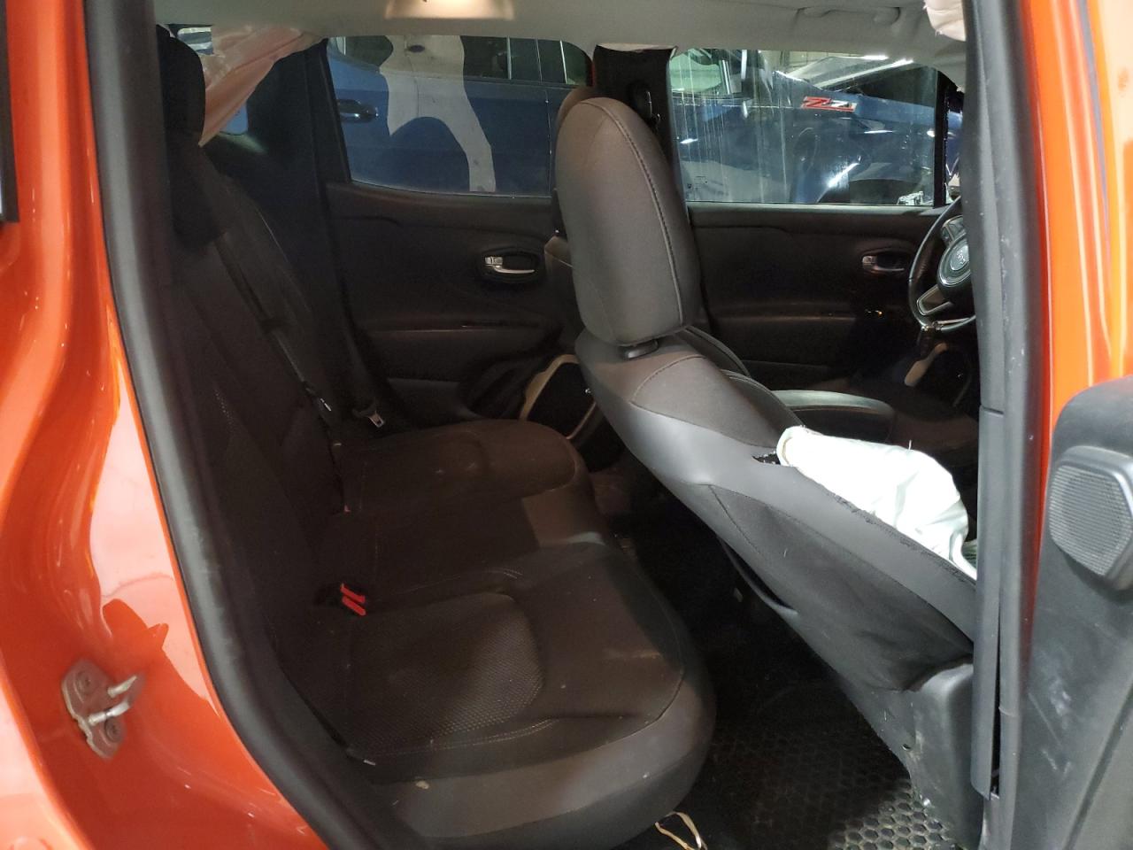 2016 Jeep Renegade - Image 11