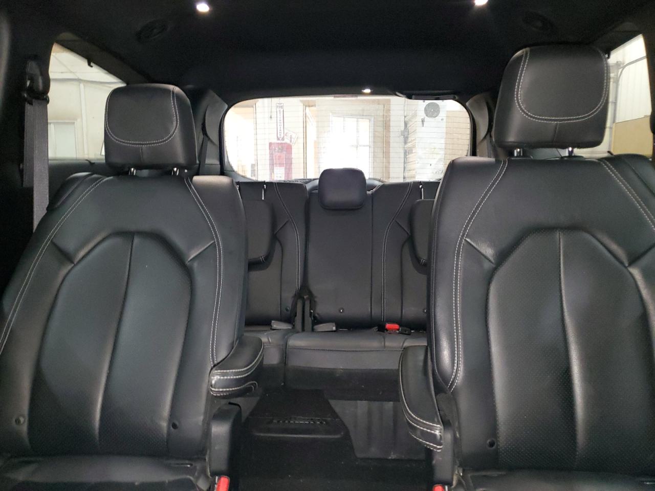 2019 Chrysler Pacifica - Image 10