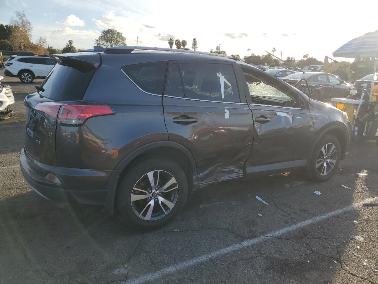 2018 Toyota RAV 4 - Image 3