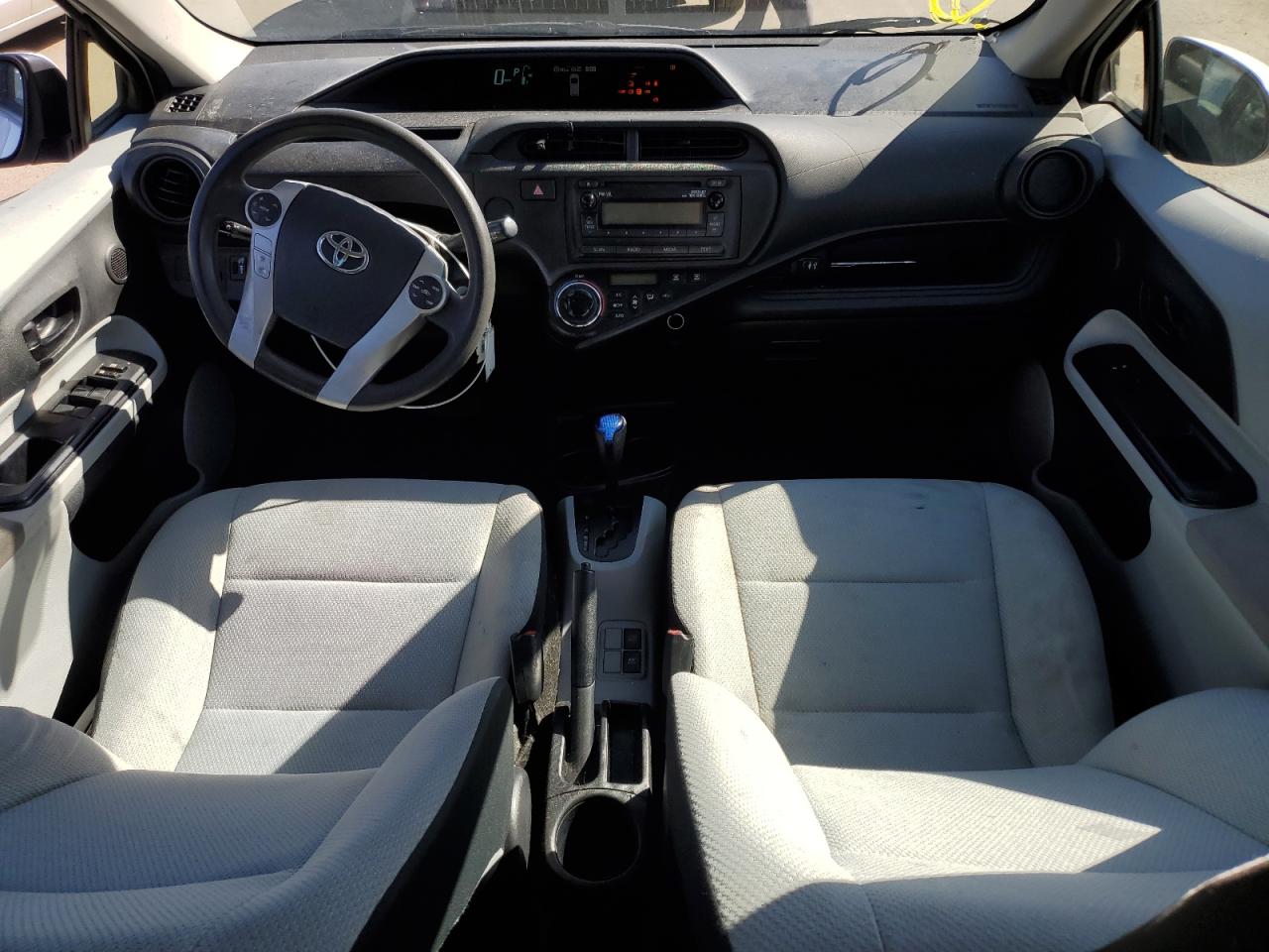 2014 Toyota Prius - Image 8