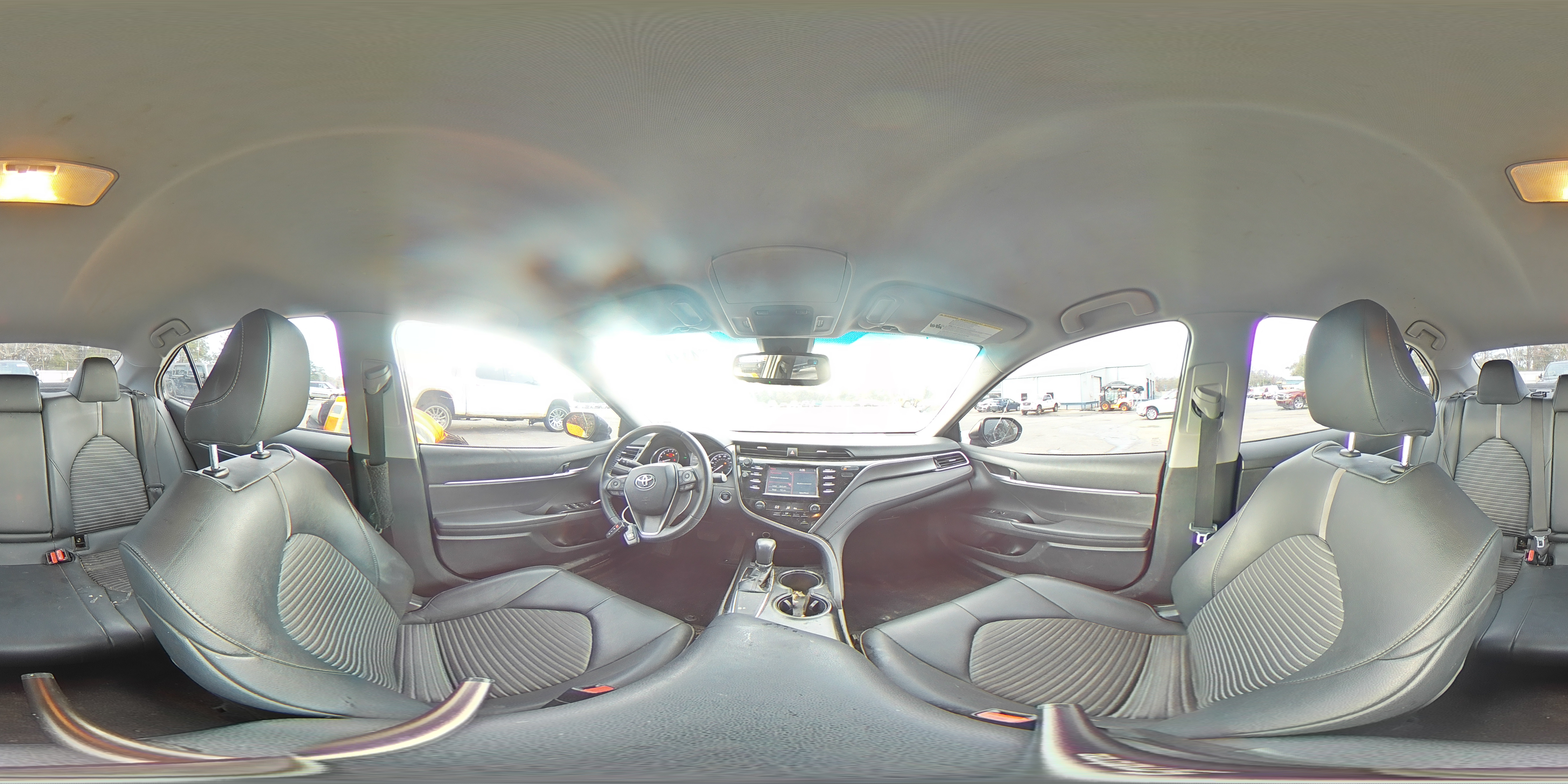 2018 Toyota Camry - Image 14