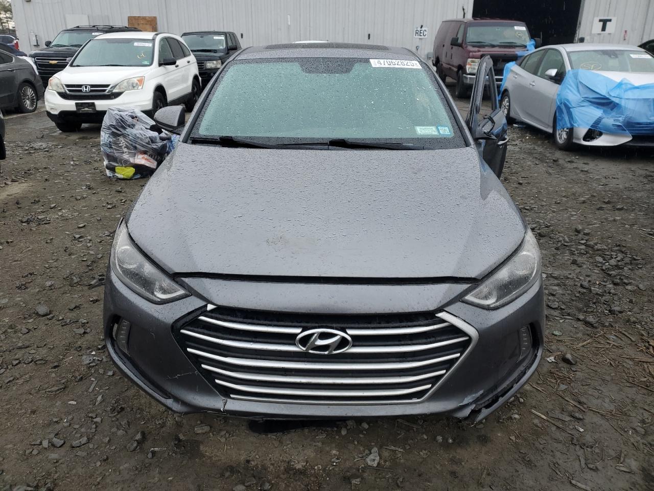 2018 Hyundai Elantra - Image 5