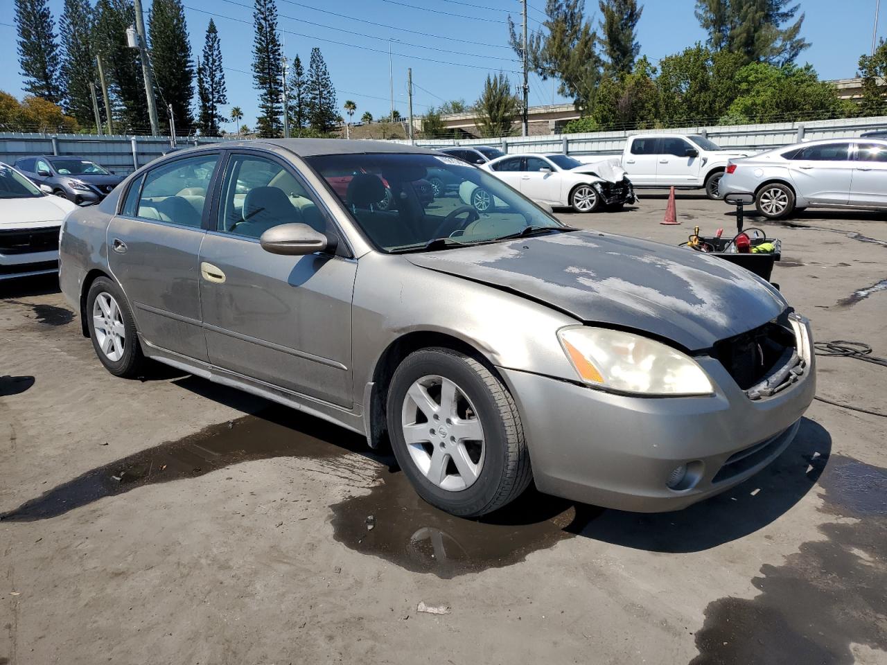 2003 Nissan Altima - Image 4
