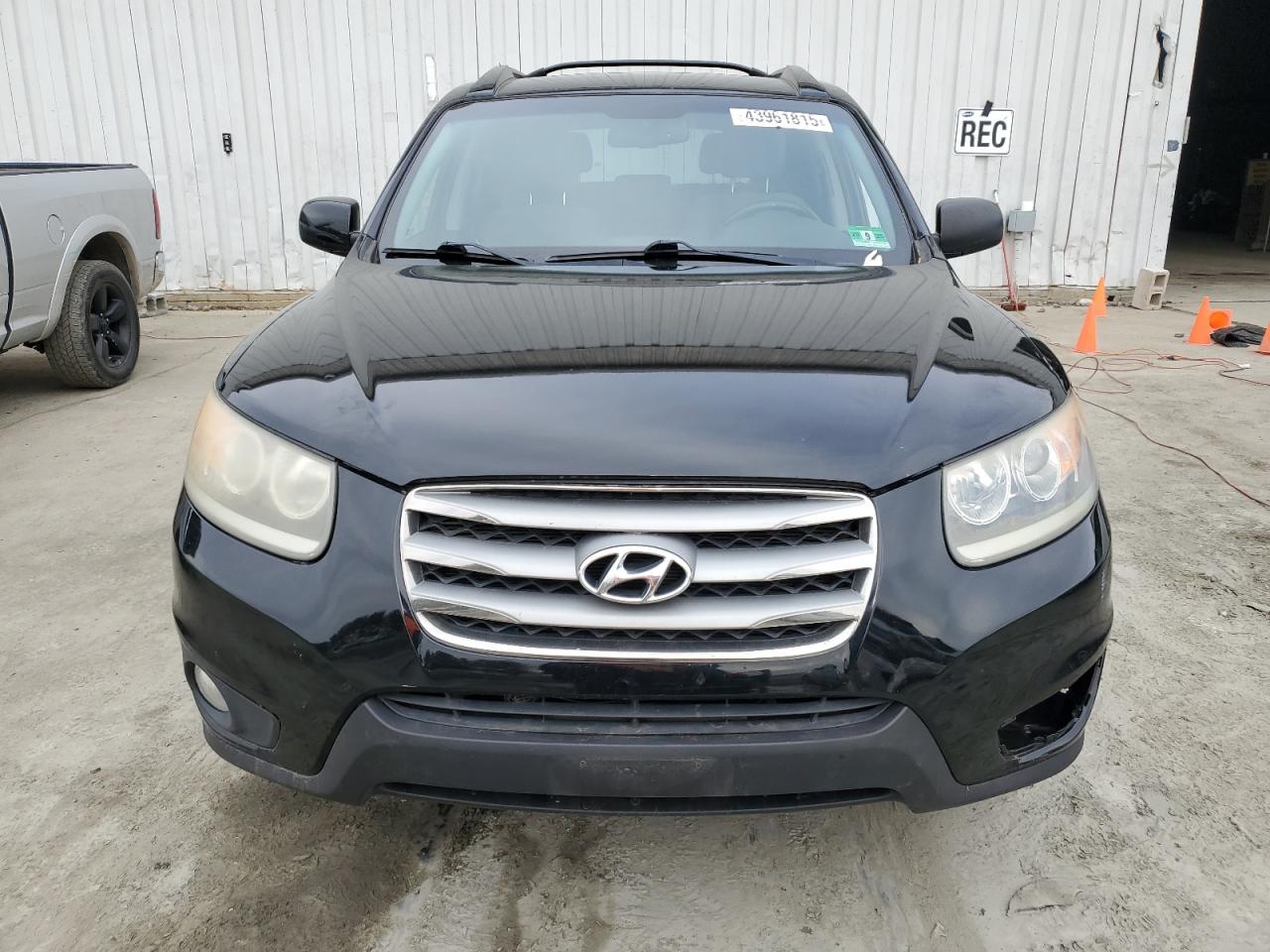 2012 Hyundai Santa Fe - Image 5