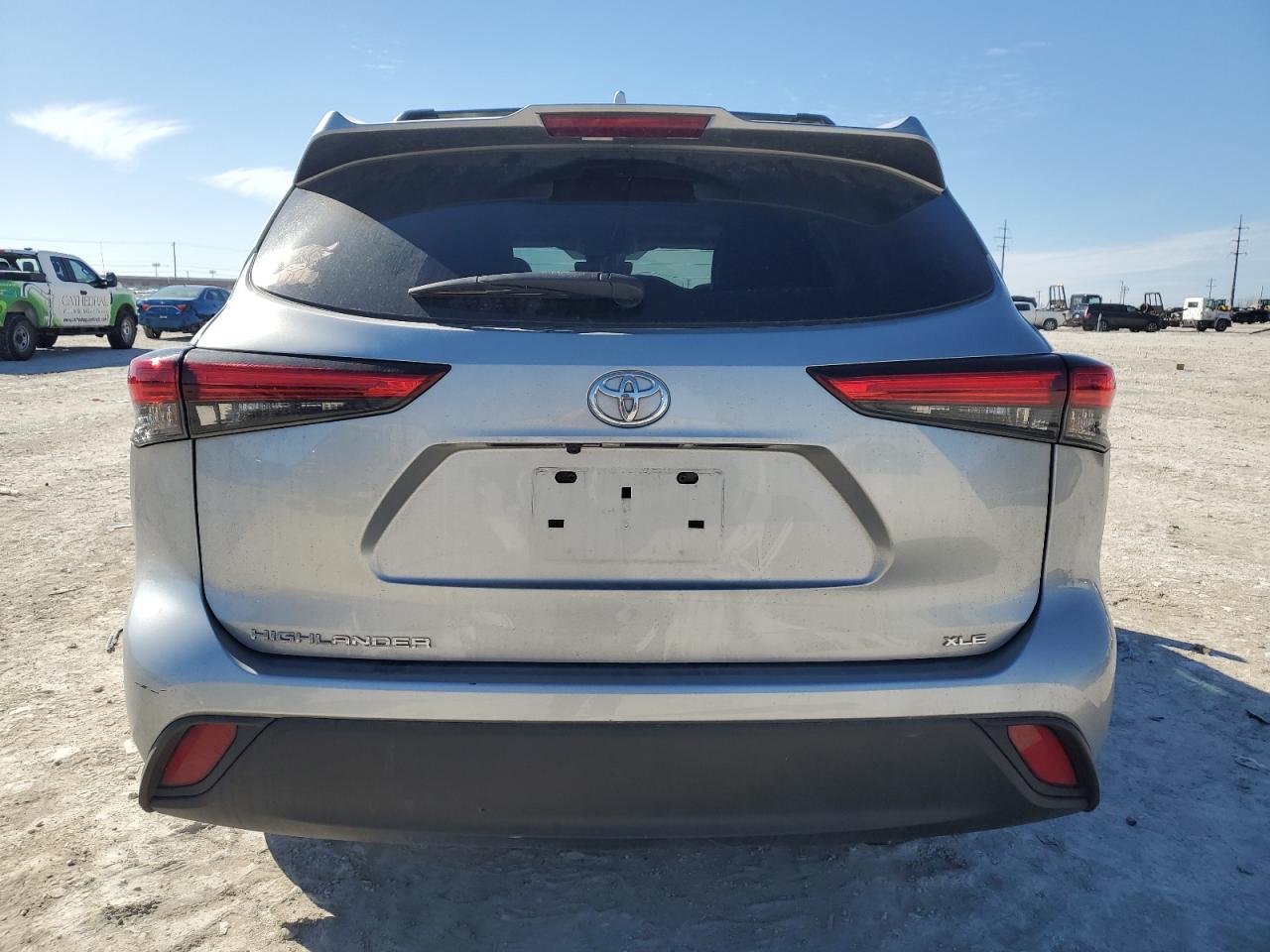 2022 Toyota Highlander - Image 6