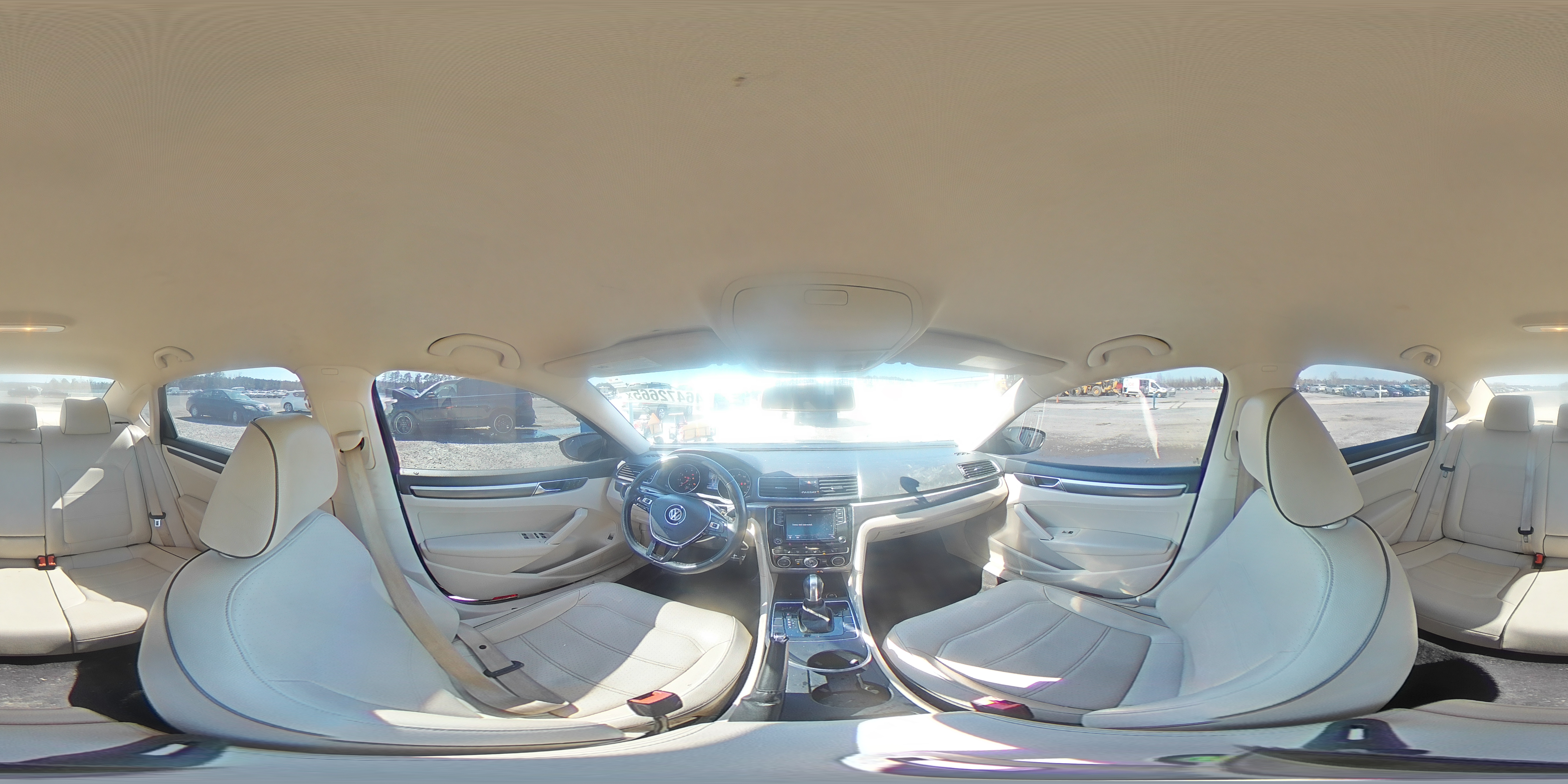 2018 Volkswagen Passat - Image 13