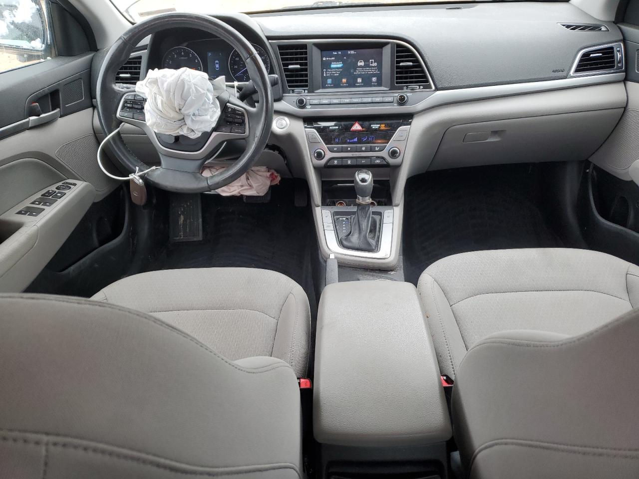 2018 Hyundai Elantra - Image 8