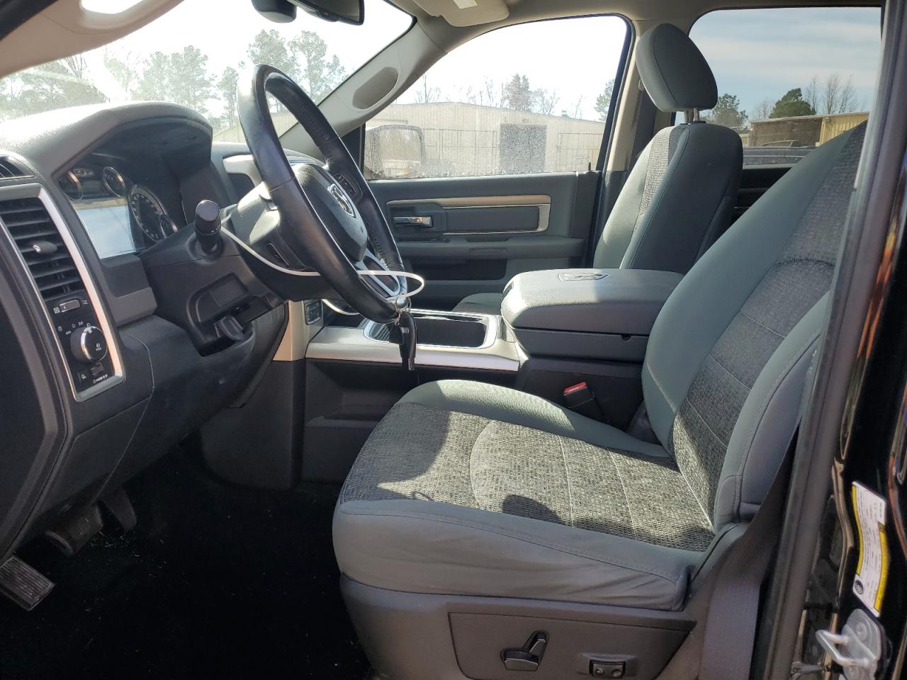 2016 RAM 1500 - Image 7