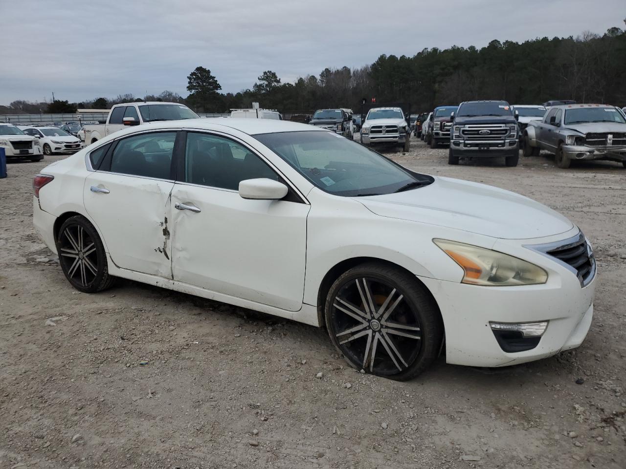 2015 Nissan Altima - Image 4