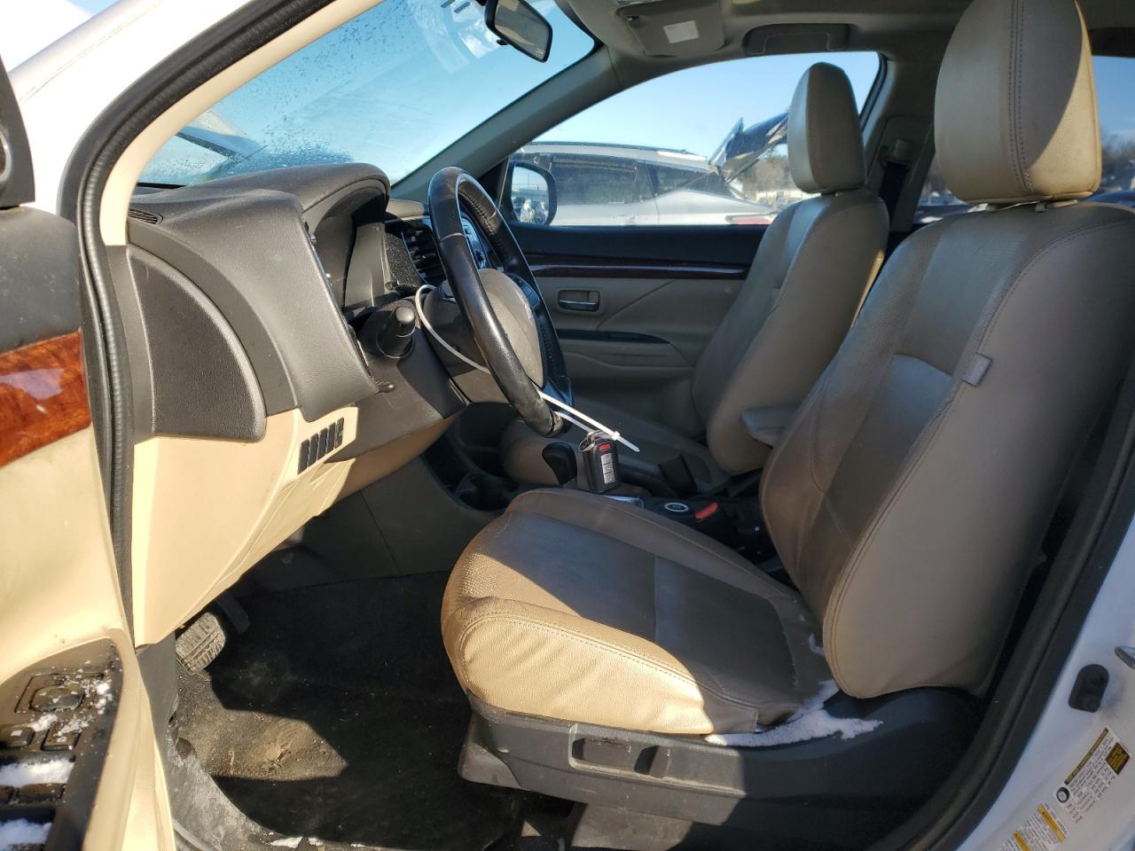 2015 Mitsubishi Outlander - Image 7