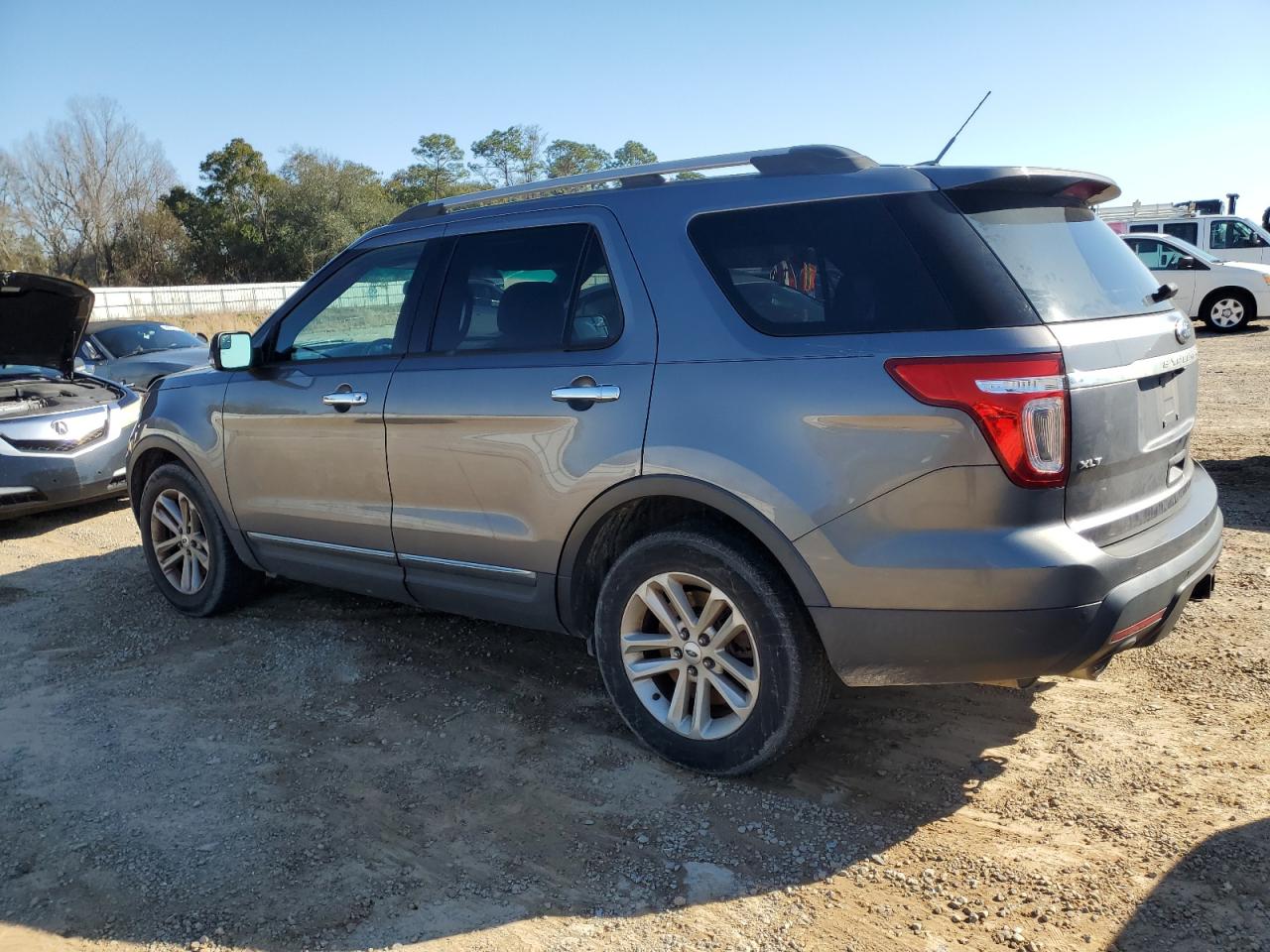 2014 Ford Explorer - Image 2