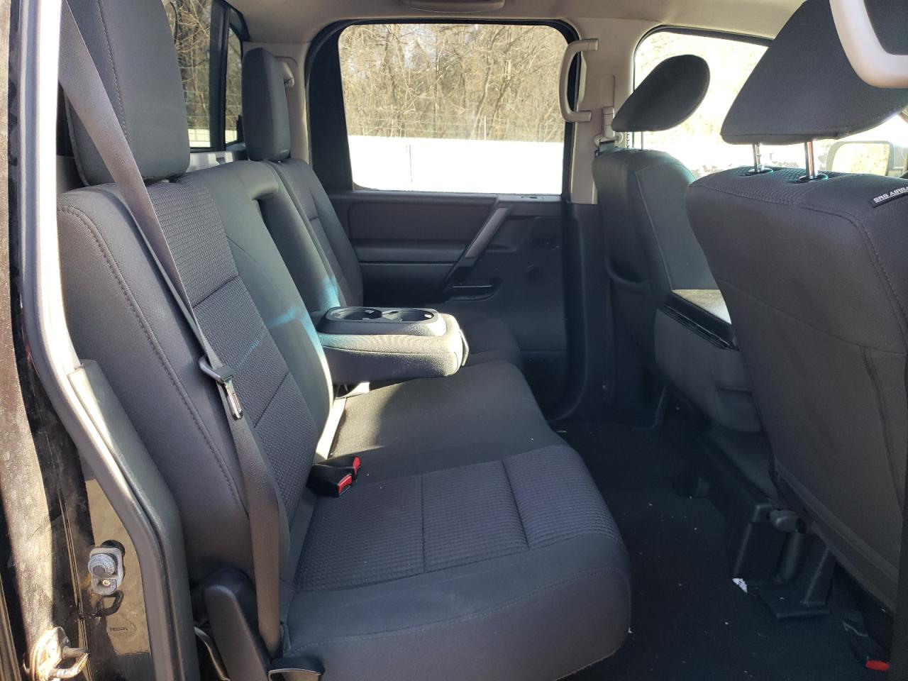 2012 Nissan Titan - Image 10