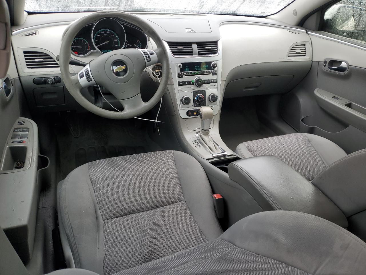 2011 Chevrolet Malibu - Image 8