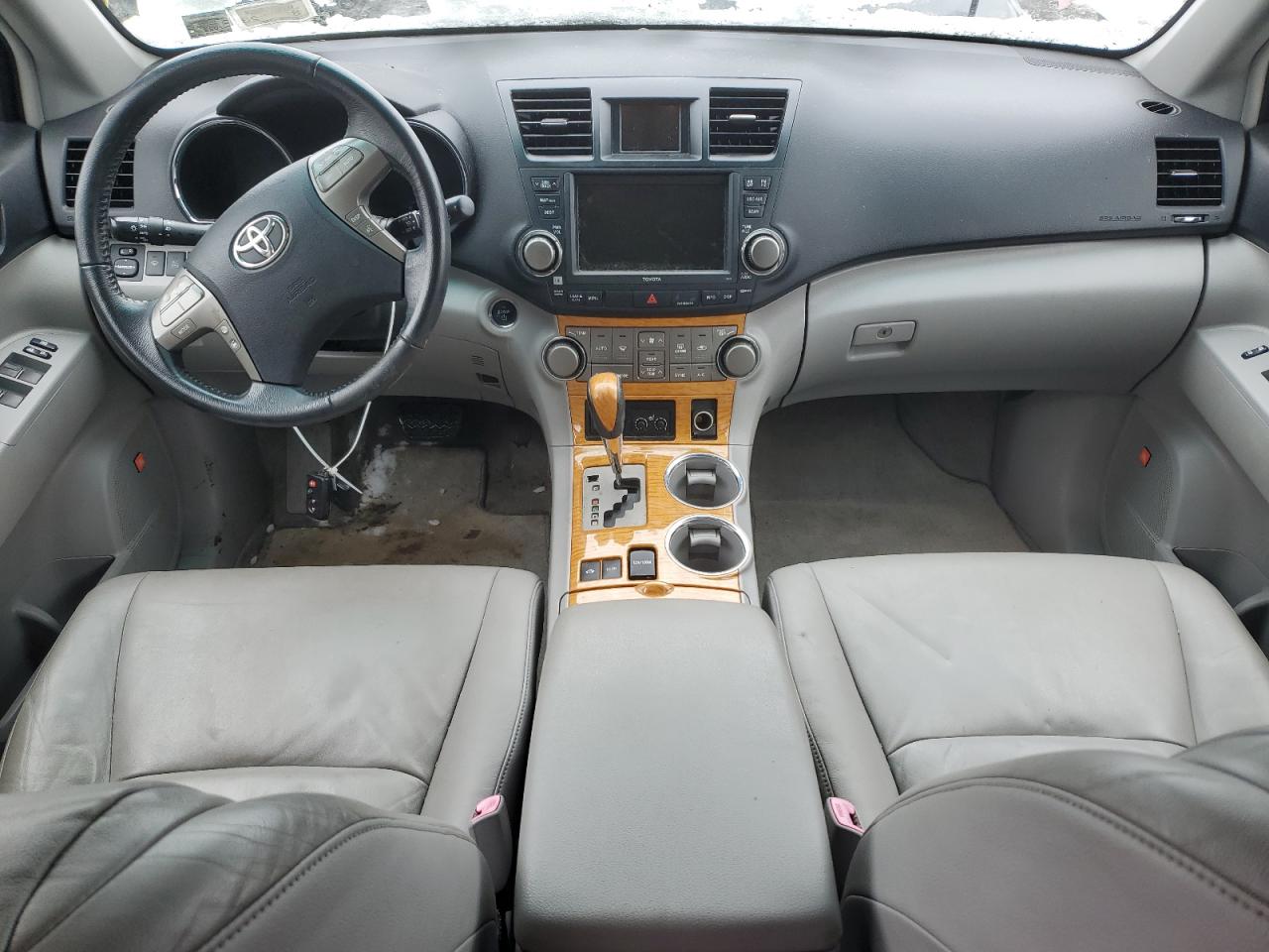 2010 Toyota Highlander - Image 8