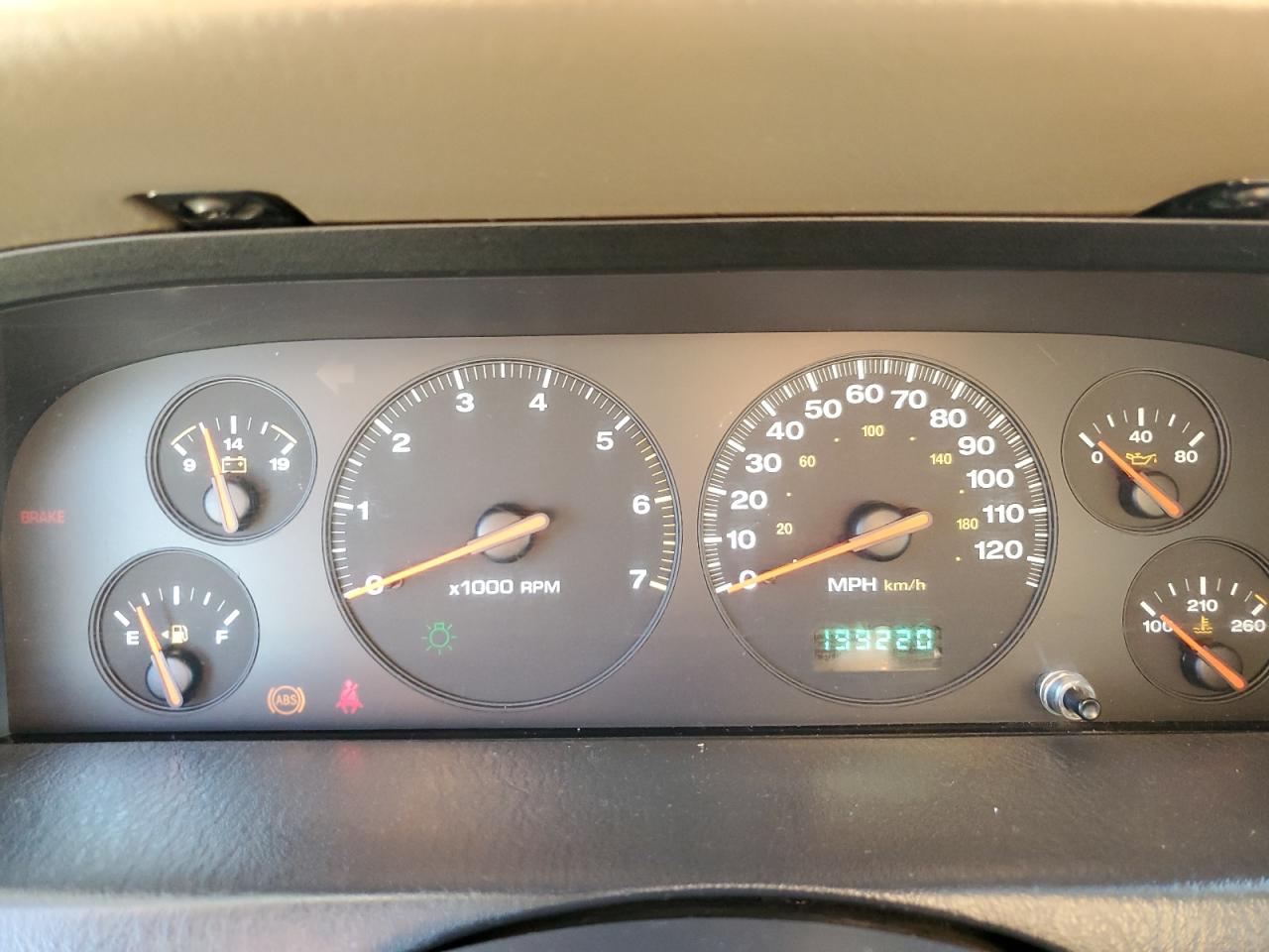 2000 Jeep Grand Cherokee - Image 9