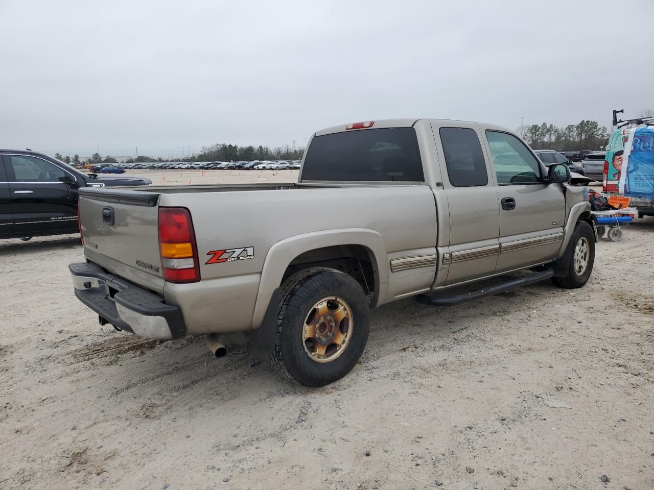 2002 Chevrolet Silverado - Image 3