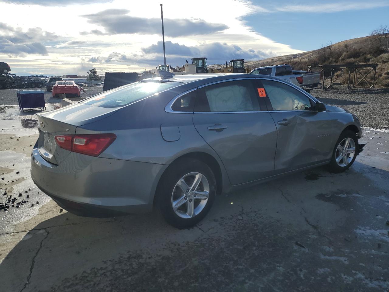 2023 Chevrolet Malibu - Image 3