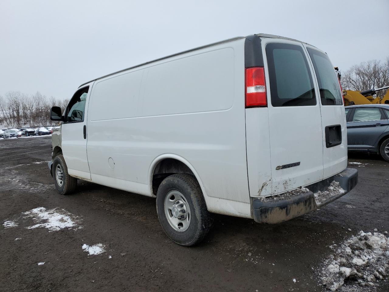 2018 Chevrolet Express - Image 2