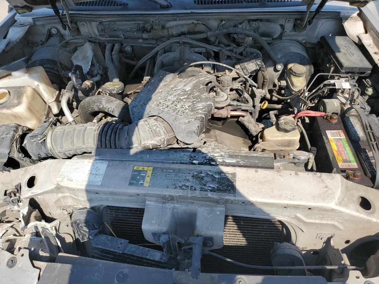 2004 Ford Explorer - Image 12