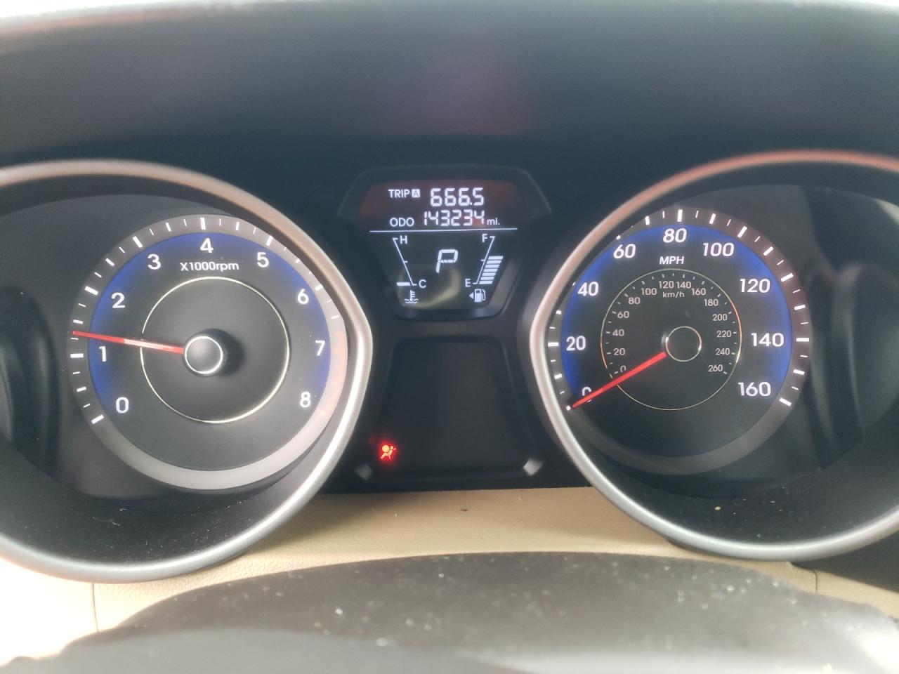 2012 Hyundai Elantra - Image 9