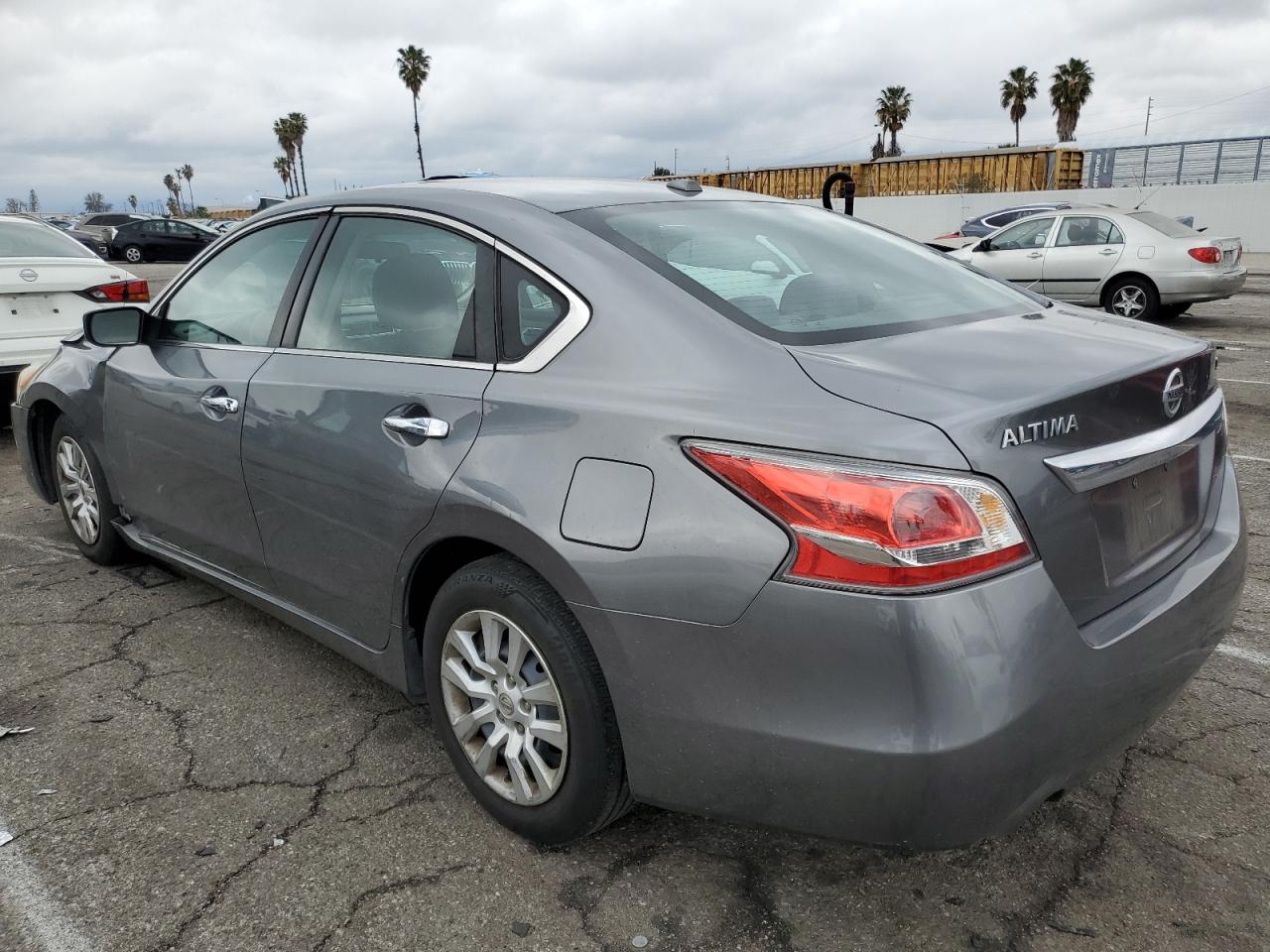 2015 Nissan Altima - Image 2