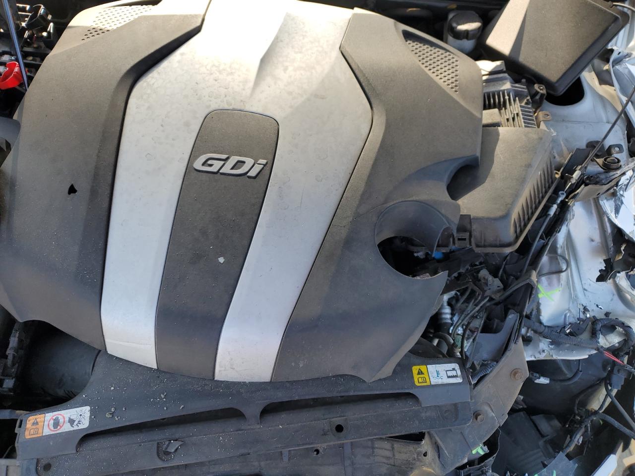 2013 Hyundai Genesis - Image 11