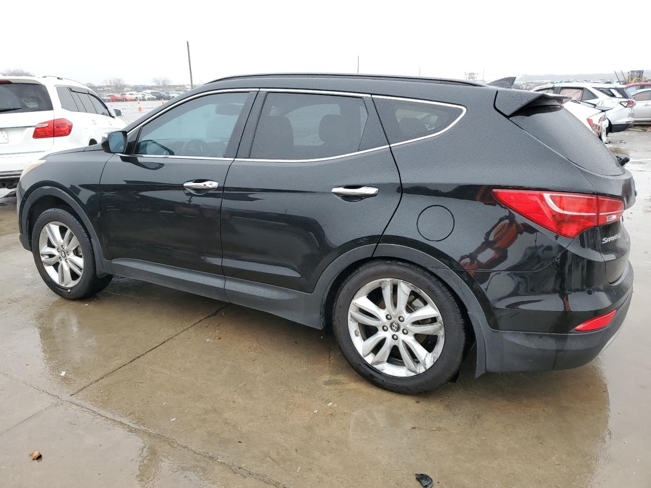 2014 Hyundai Santa Fe - Image 2