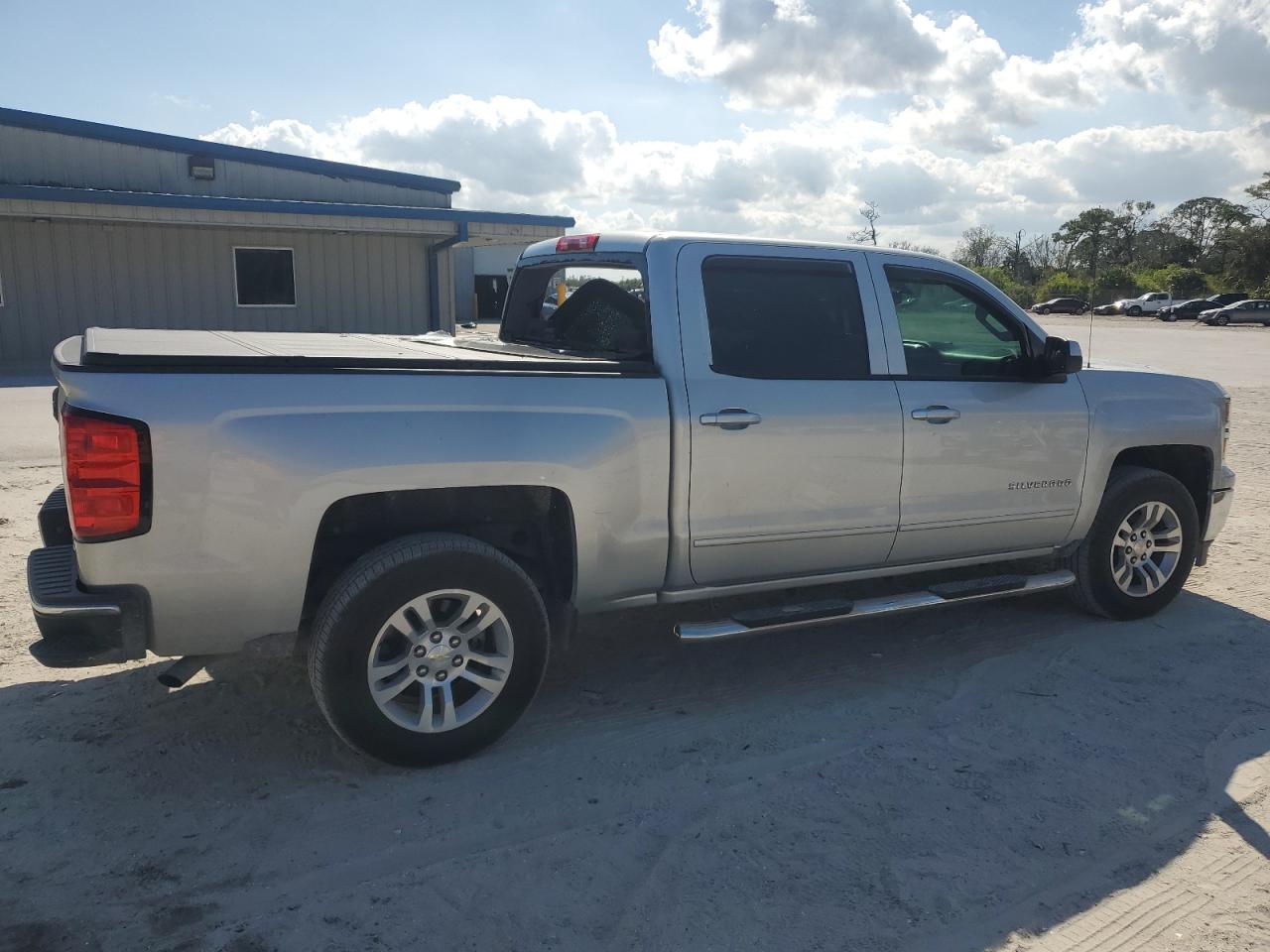 2015 Chevrolet Silverado - Image 3