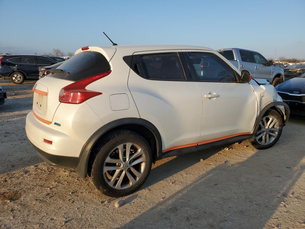 2014 Nissan Juke - Image 3
