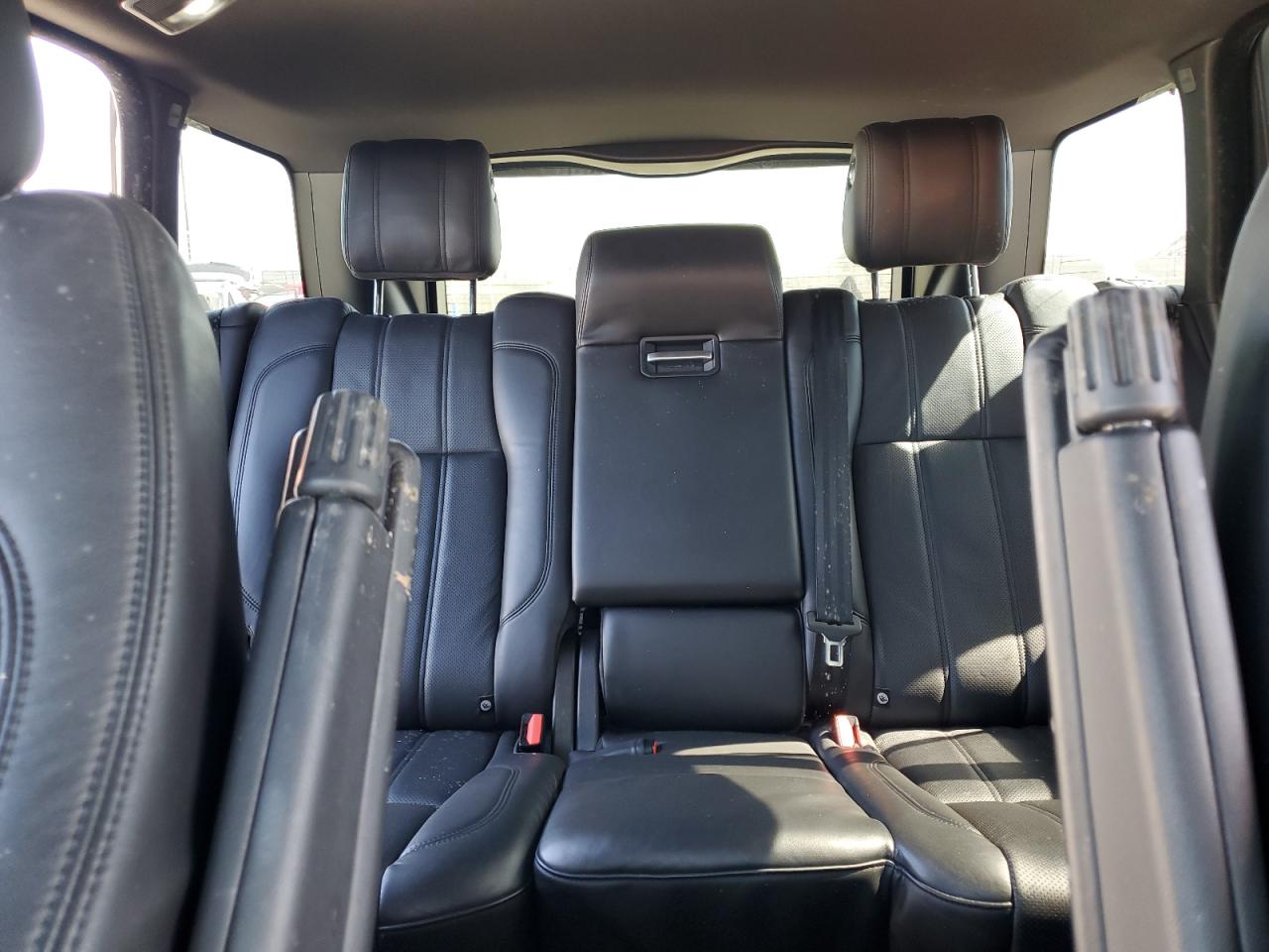 2016 Land Rover Range Rover - Image 10