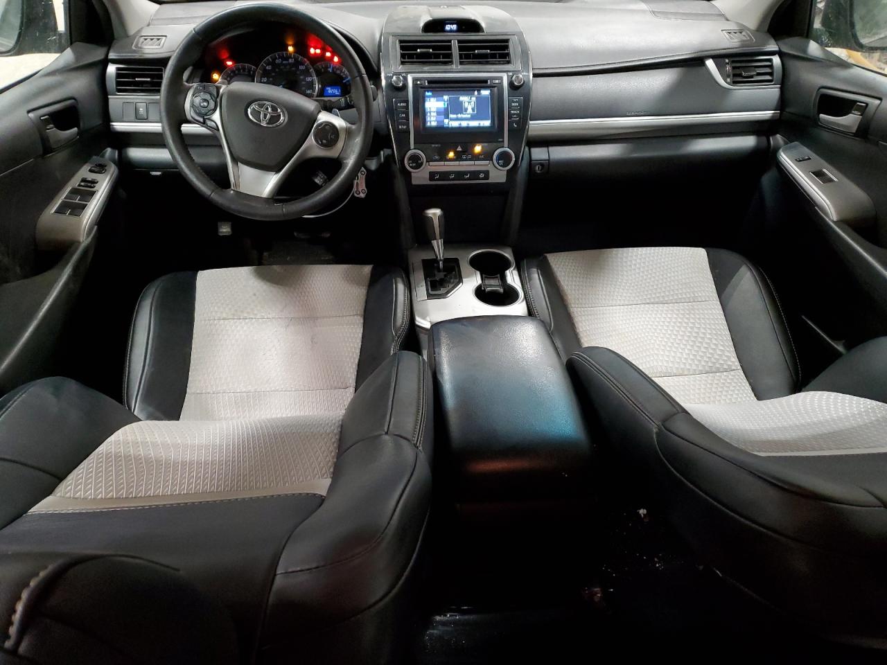 2014 Toyota Camry - Image 8