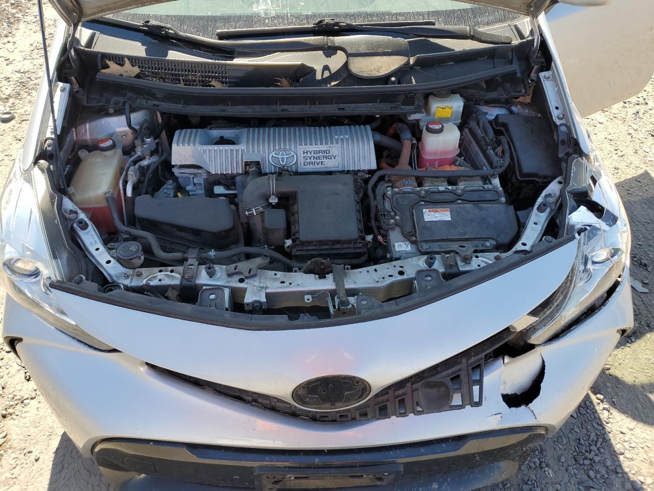 2015 Toyota Prius - Image 11