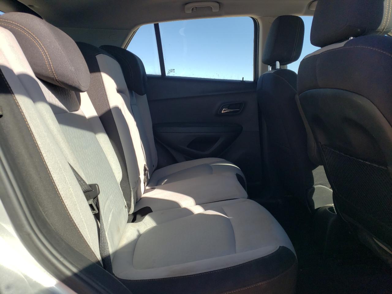 2017 Chevrolet Trax - Image 11