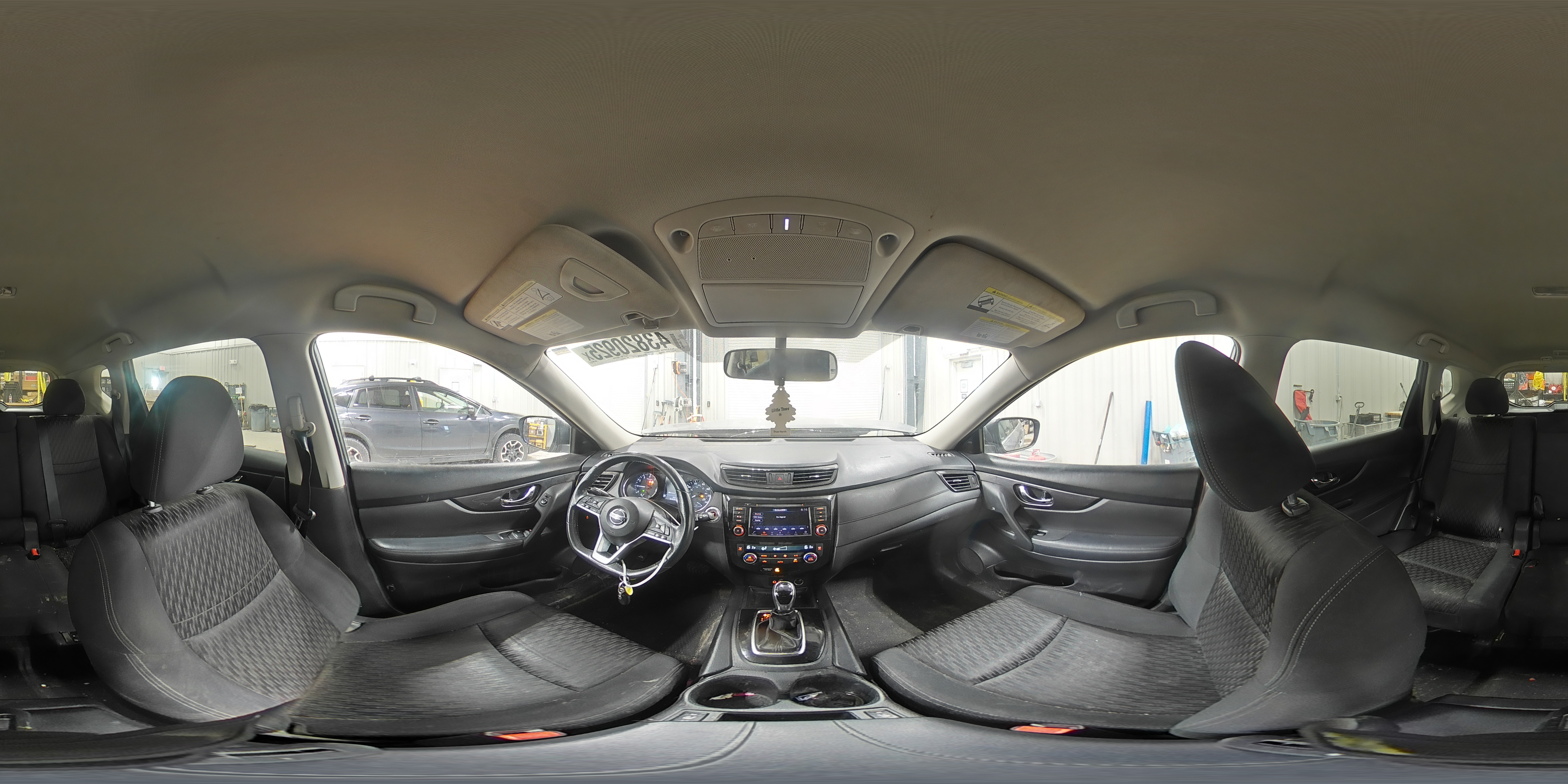 2018 Nissan Rogue - Image 13