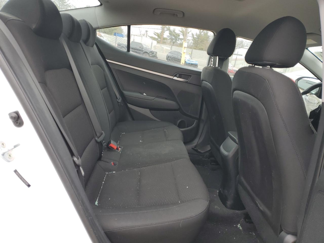 2019 Hyundai Elantra - Image 10