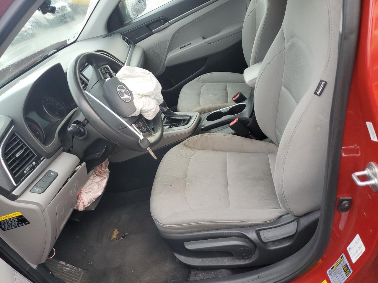 2017 Hyundai Elantra - Image 7