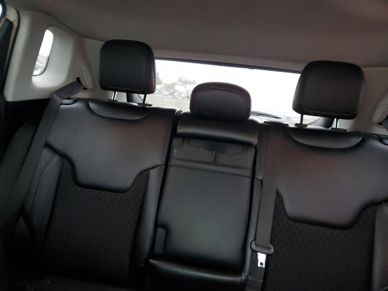 2018 Jeep Compass - Image 10
