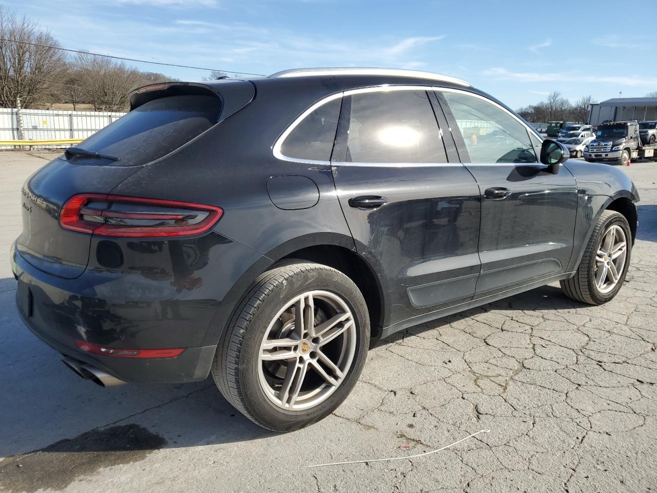 2016 Porsche Macan - Image 3