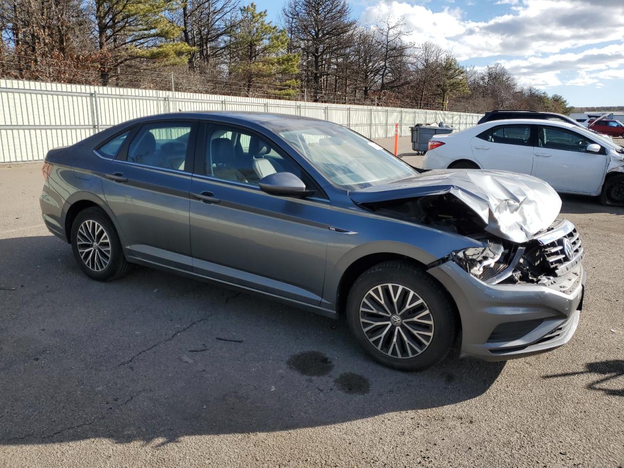 2019 Volkswagen Jetta - Image 4