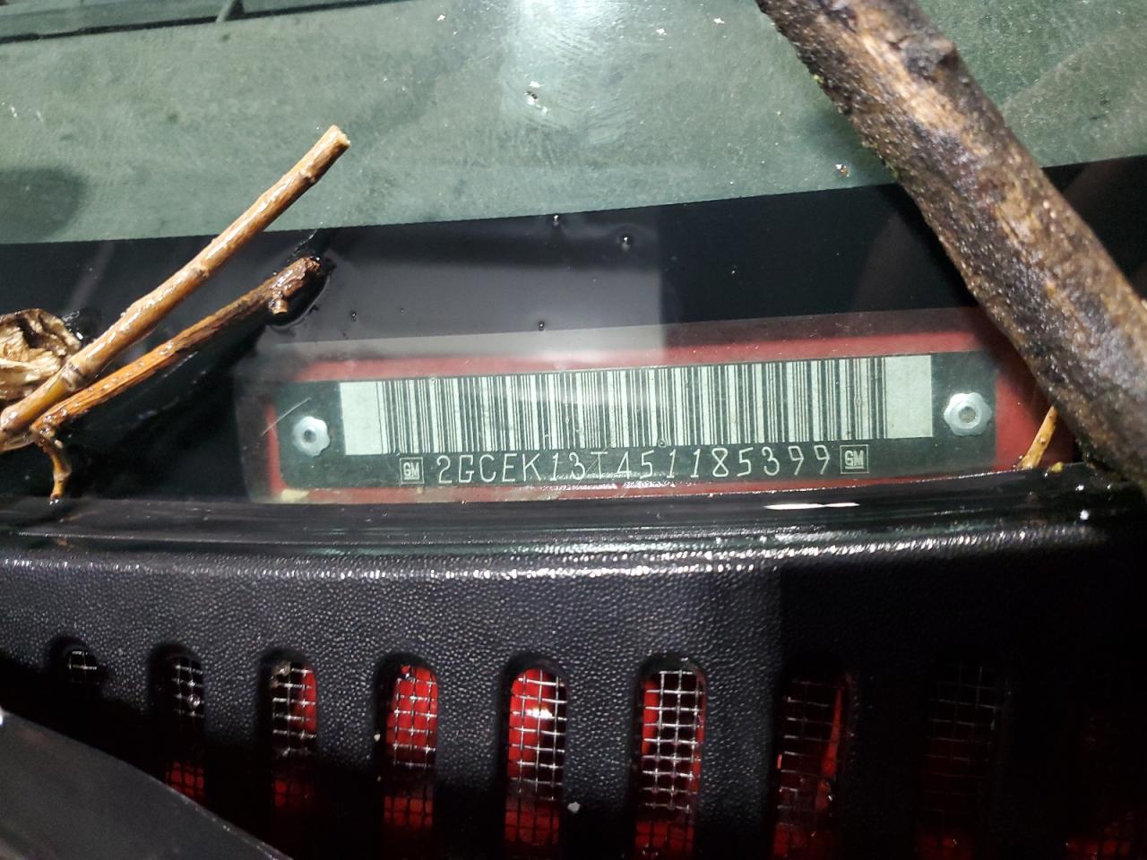 2005 Chevrolet Silverado - Image 13