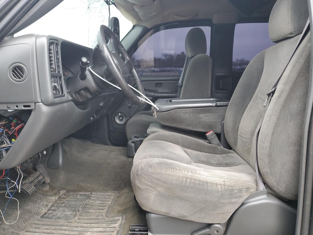 2005 Chevrolet Silverado - Image 7