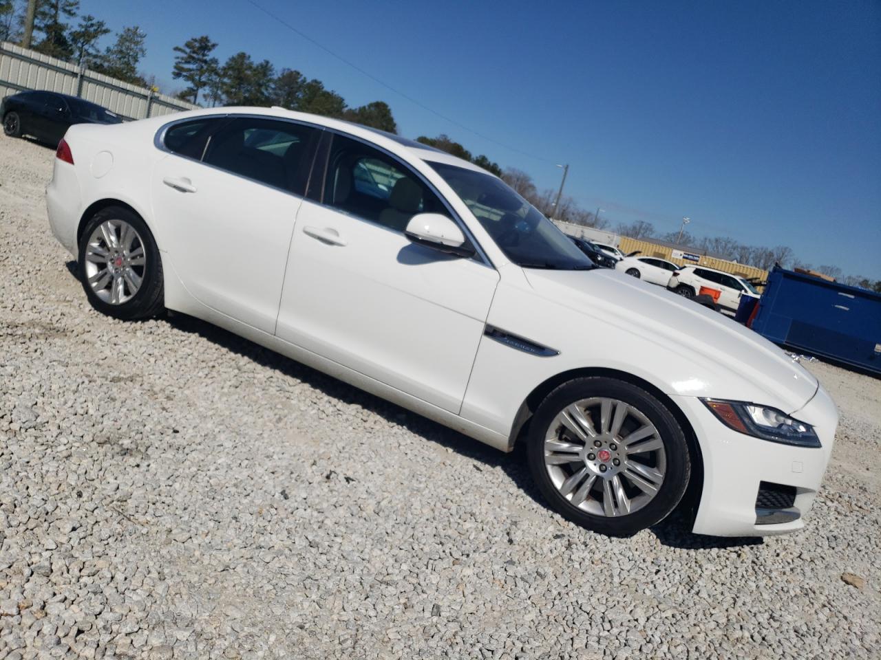 2016 Jaguar XF - Image 4