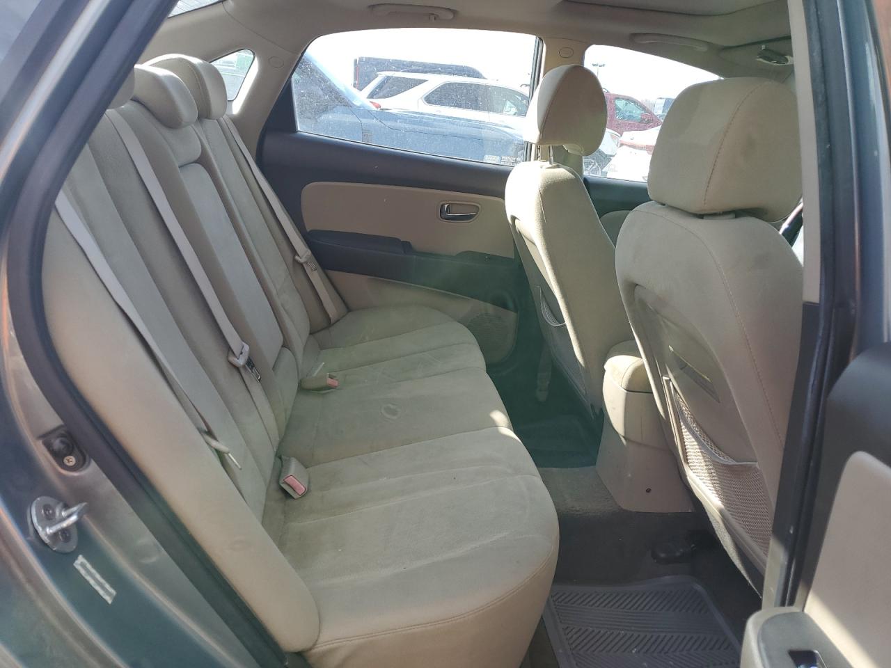 2010 Hyundai Elantra - Image 10