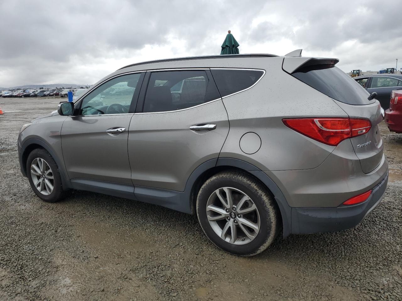 2015 Hyundai Santa Fe - Image 2