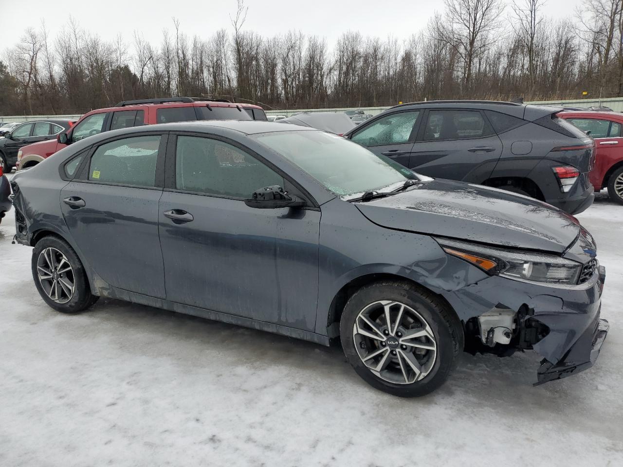 2022 Kia Forte - Image 4