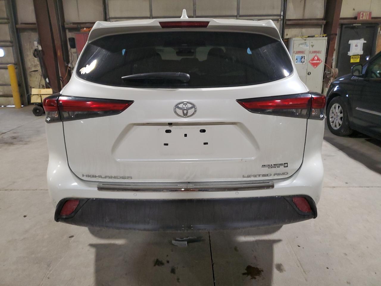 2021 Toyota Highlander - Image 6
