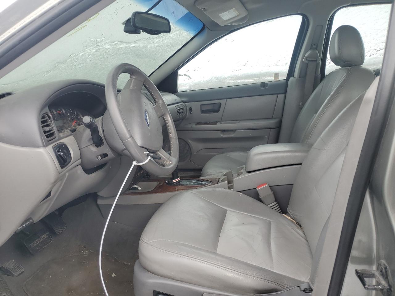 2004 Ford Taurus - Image 7