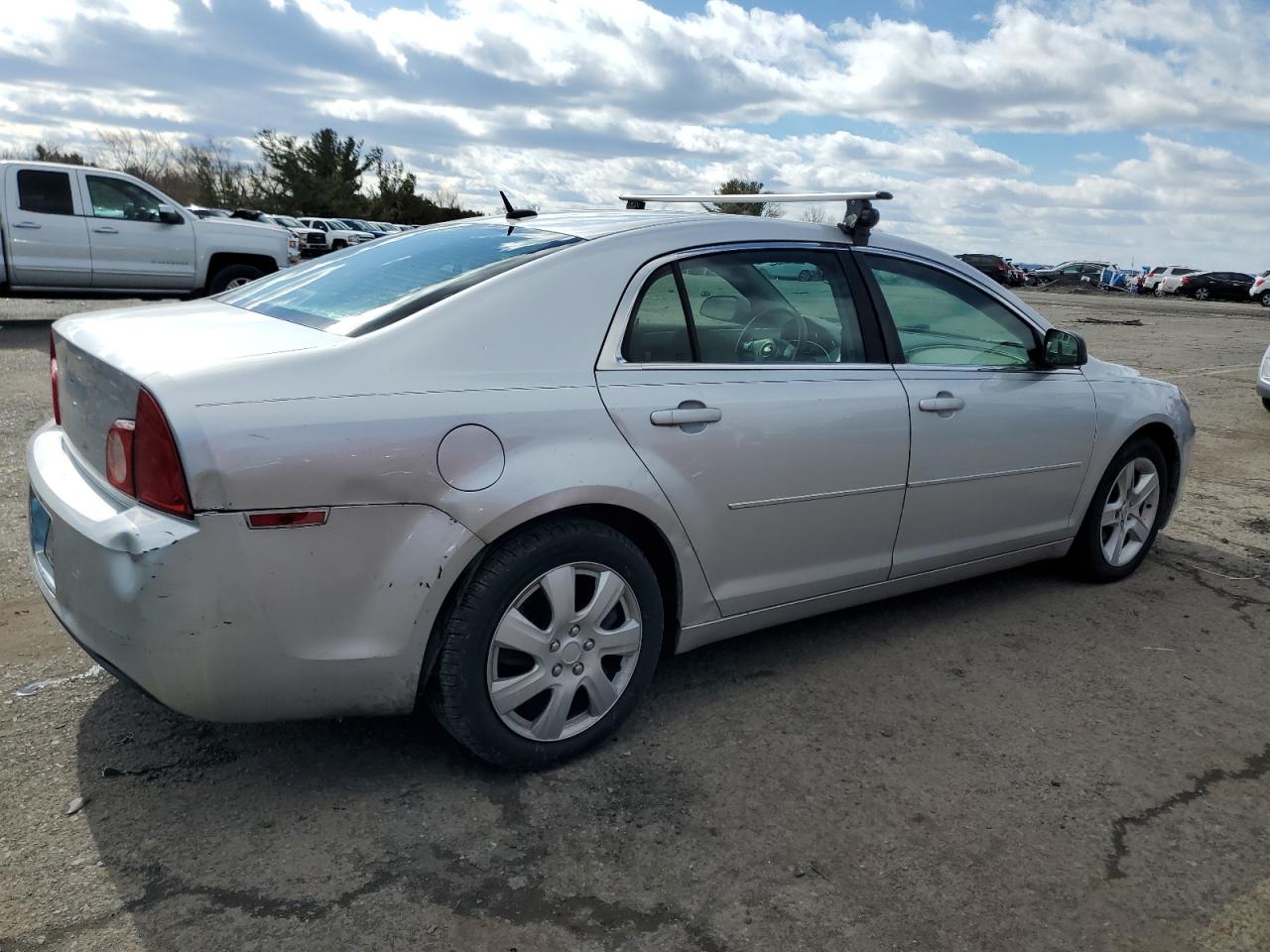 2010 Chevrolet Malibu - Image 3