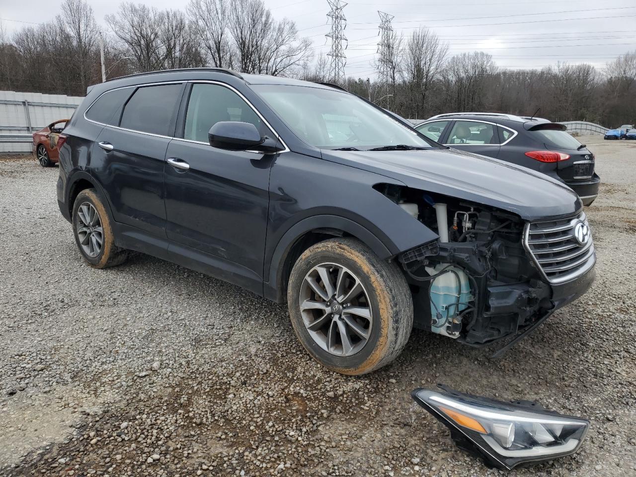 2017 Hyundai Santa Fe - Image 4